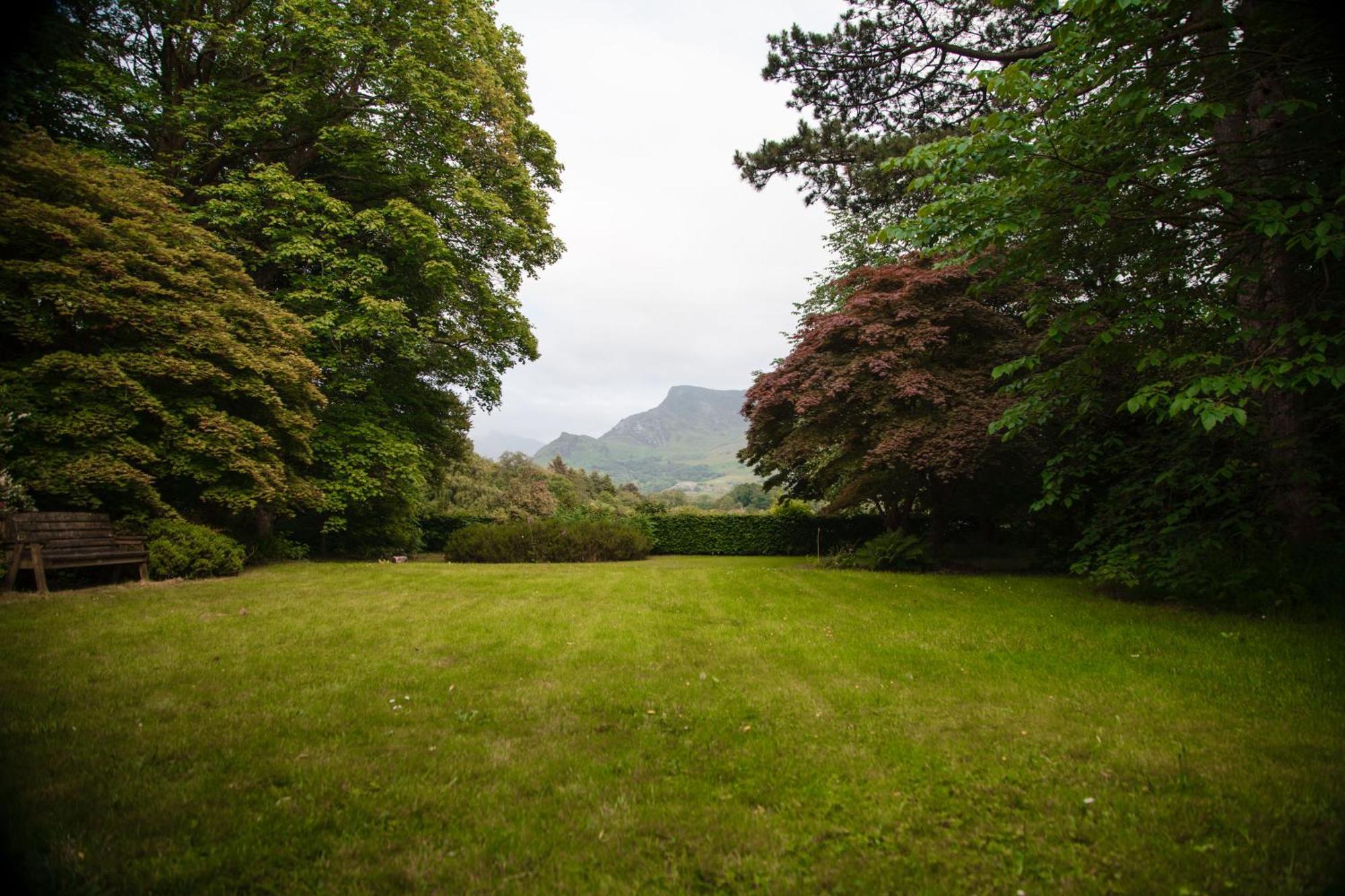 Trigonos - Quiet, Peaceful, Vegetarian B&B And Retreat Centre Nantlle Bagian luar foto