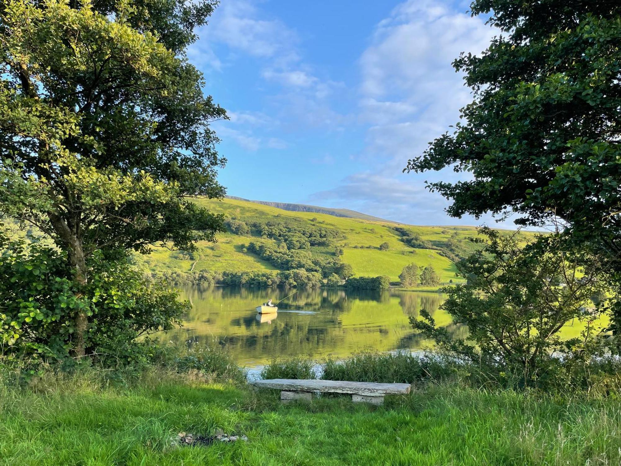 Trigonos - Quiet, Peaceful, Vegetarian B&B And Retreat Centre Nantlle Bagian luar foto